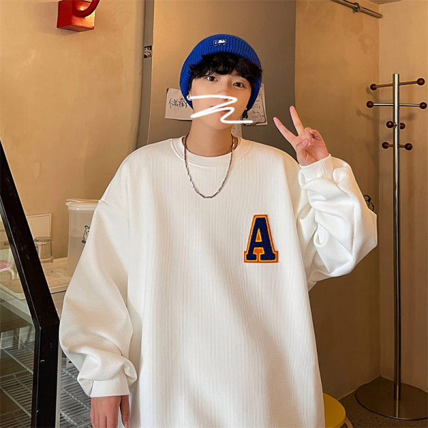 Naiste vabaaja pluus tikandi ja ümara kaelusega