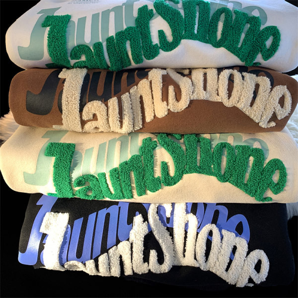 Vyriški megztiniai su spauda su gobtuvu