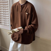 Vyriškas pavasarinis megztinis su kišene ir sagomis