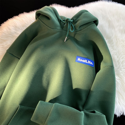 Új férfi pulóver többféle színben kapucnival és zsebbel