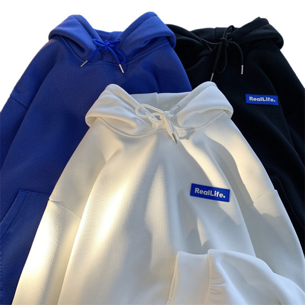 Új férfi pulóver többféle színben kapucnival és zsebbel