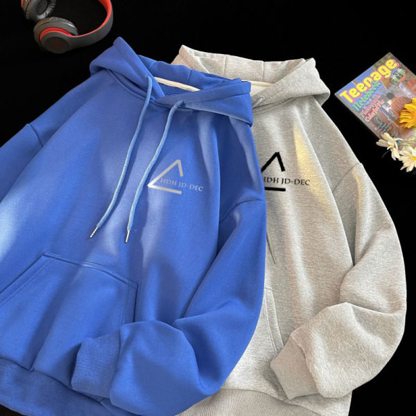 Sportiškas vyriškas megztinis su gobtuvu