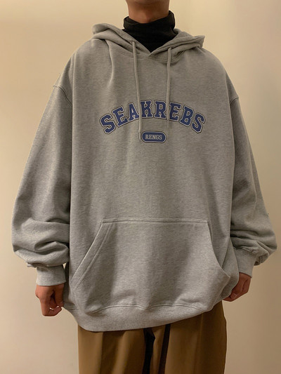 Ανδρικό φούτερ casual με εμπριμέ γράμματα