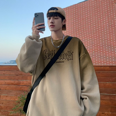 Ανδρικό φούτερ με στρογγυλή λαιμόκοψη και επιγραφή