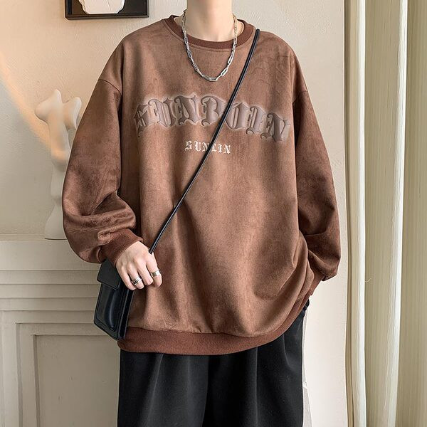 Įprasti vyriški megztiniai su išsiuvinėtu tekstu