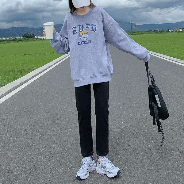 Nauji moteriški džinsai – tiesus modelis aukštu juosmeniu