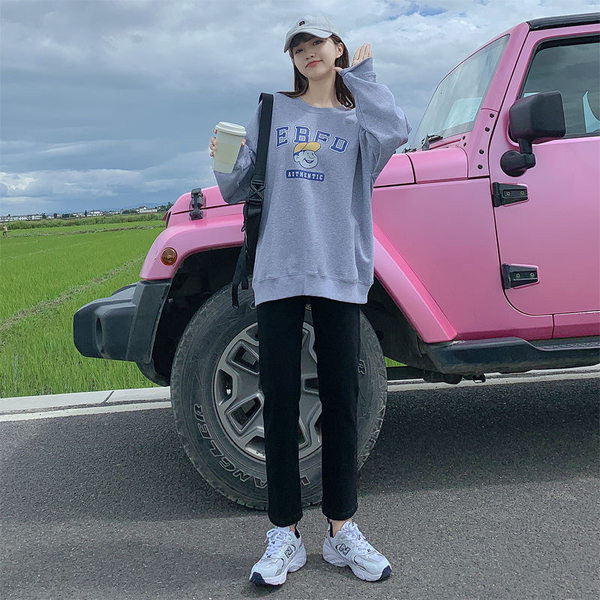 Nauji moteriški džinsai – tiesus modelis aukštu juosmeniu