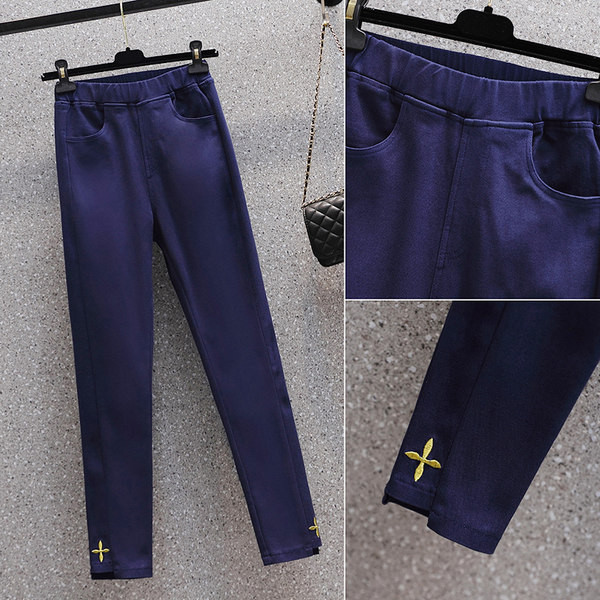 Moodsad kõrge vöökohaga elastsed teksad naistele