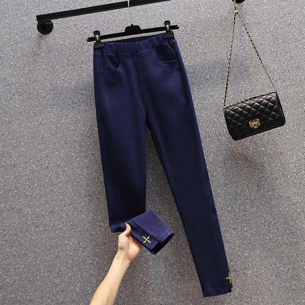 Moodsad kõrge vöökohaga elastsed teksad naistele