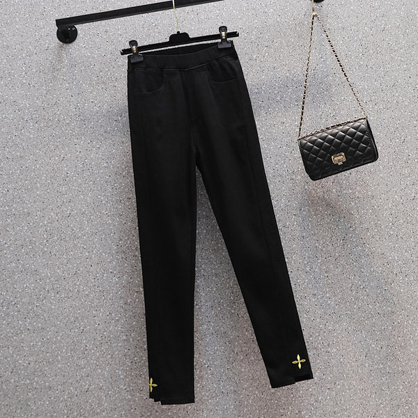 Moodsad kõrge vöökohaga elastsed teksad naistele