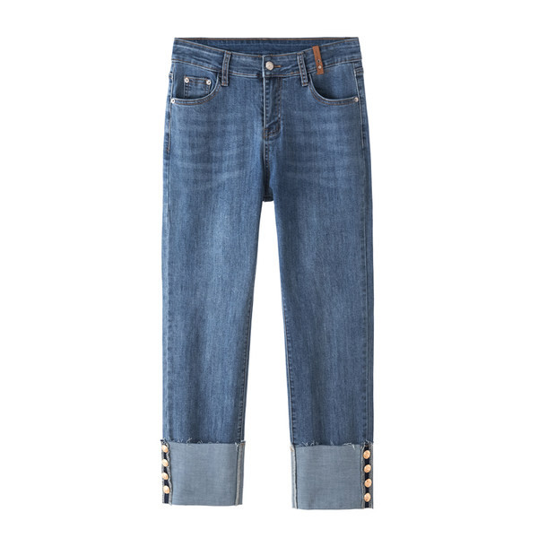 Női farmer felhajtott szárral és fém elemekkel