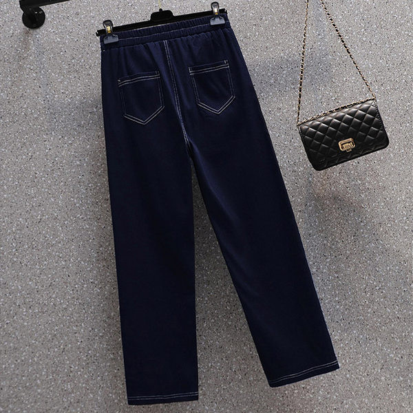 Moteriški džinsai – naujos tamprės