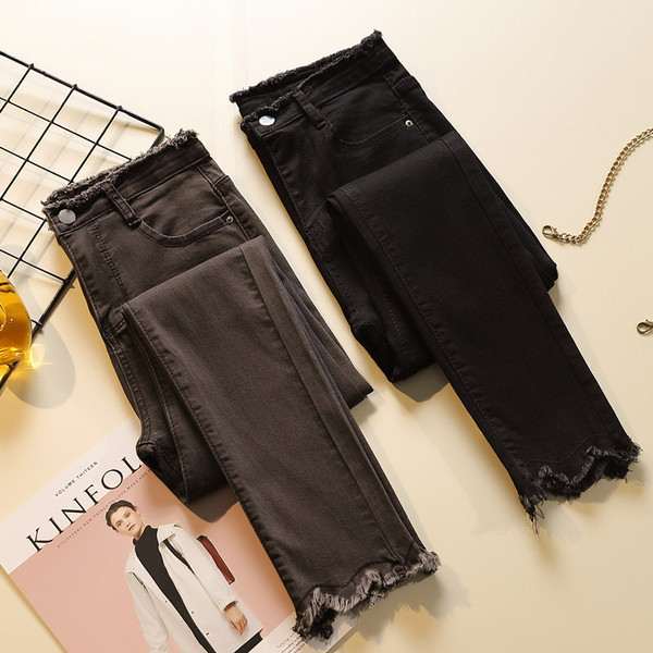 Uued naiste teksad kolmes värvitoonis