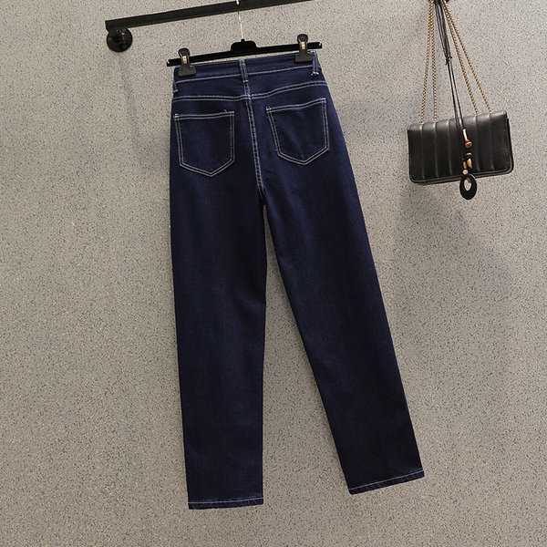 Moteriški džinsai – tiesus modelis aukštu juosmeniu