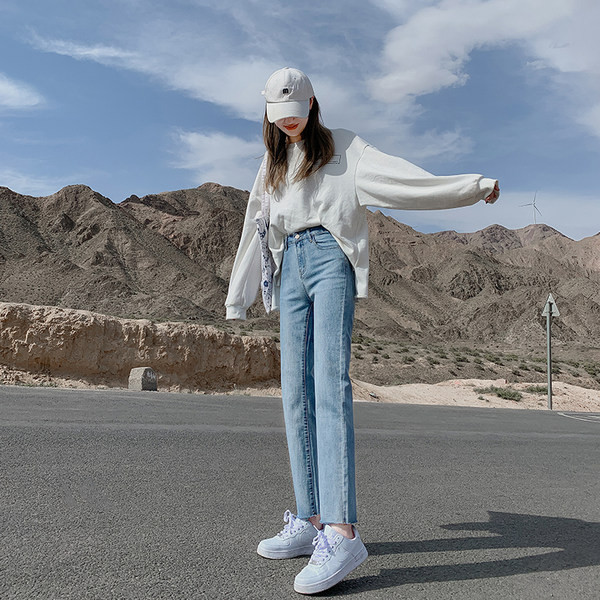 Új, magas derekú, egyenes női farmernadrág