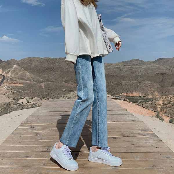 Új, magas derekú, egyenes női farmernadrág