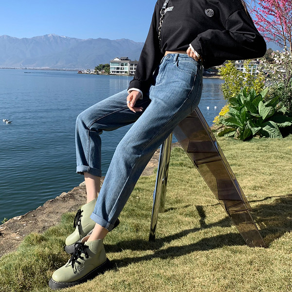 Moteriški laisvalaikio džinsai aukštu liemeniu