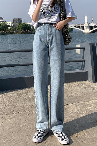 Heledad laiade säärte ja kõrge vöökohaga naiste teksad