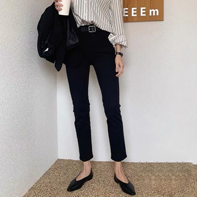 Moteriški džinsai su užtrauktuku ir kišenėmis