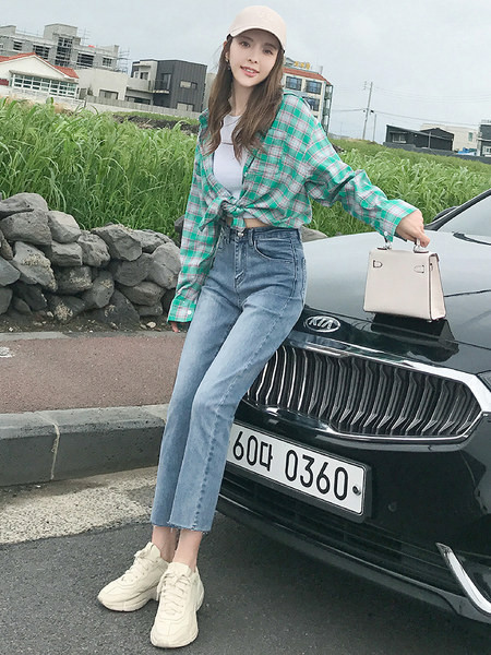 Zsebes női alkalmi farmernadrág, két színben