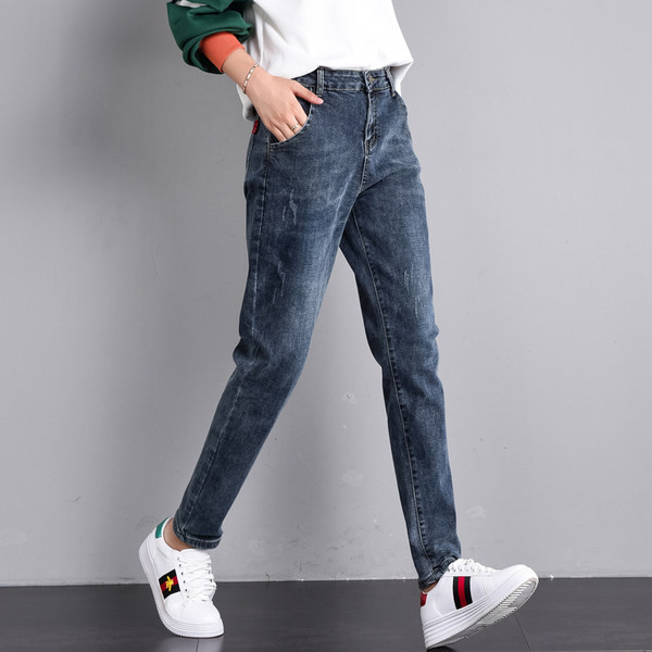 Női farmer a mindennapi letisztult dizájnért