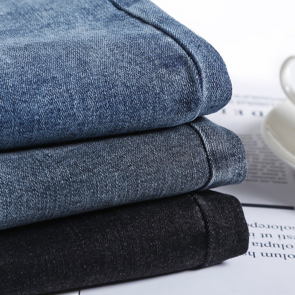 Elastingi moteriški džinsai – aukštu juosmeniu