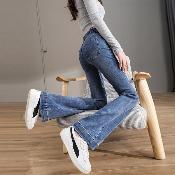 Elasztikus női farmer a mindennapi élethez