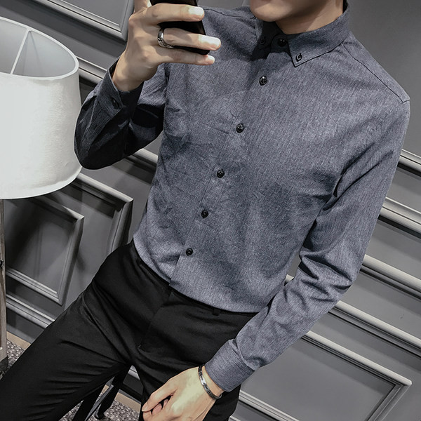 Prigludę vyriški marškiniai su klasikine apykakle