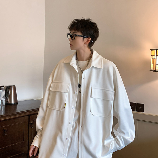 Vyriški laisvalaikio marškinėliai su kišene ir apykakle