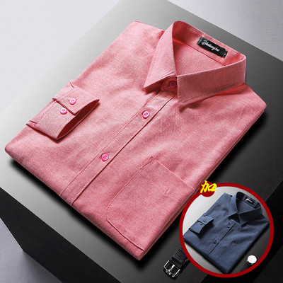 Pavasario stiliaus vyriški marškiniai su klasikine sagomis apykakle ir kišene