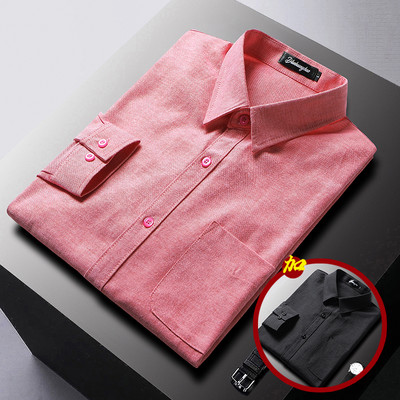 Pavasario stiliaus vyriški marškiniai su klasikine sagomis apykakle ir kišene