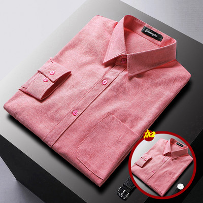 Pavasario stiliaus vyriški marškiniai su klasikine sagomis apykakle ir kišene