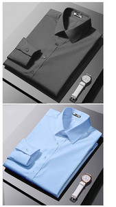 Férfi testhezálló hosszú ujjú ing klasszikus gallérral