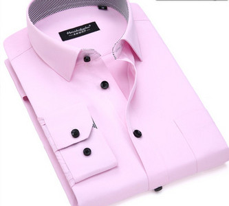 Stilingi vyriški marškiniai su klasikine apykakle ir kišene