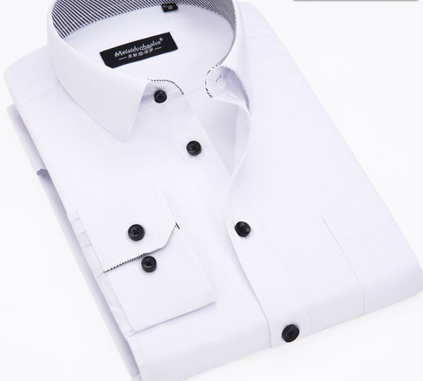 Stilingi vyriški marškiniai su klasikine apykakle ir kišene