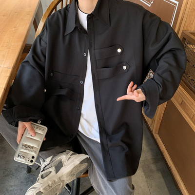 Meeste pikkade varrukatega laia klassikalise kraega mudelsärk