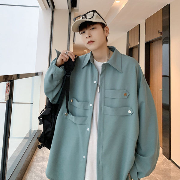 Meeste pikkade varrukatega laia klassikalise kraega mudelsärk