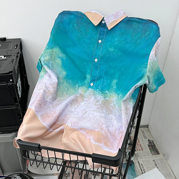 Vyriški marškiniai trumpomis rankovėmis ir paplūdimio motyvais