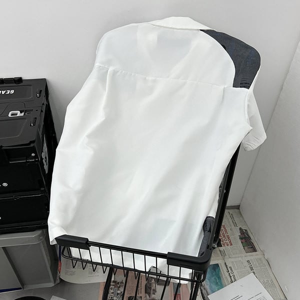 Vyriški marškiniai su užrašais ir sagomis