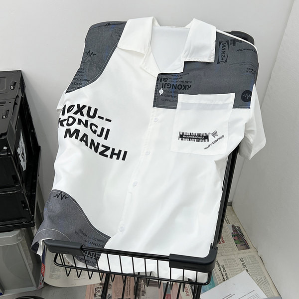 Vyriški marškiniai su užrašais ir sagomis