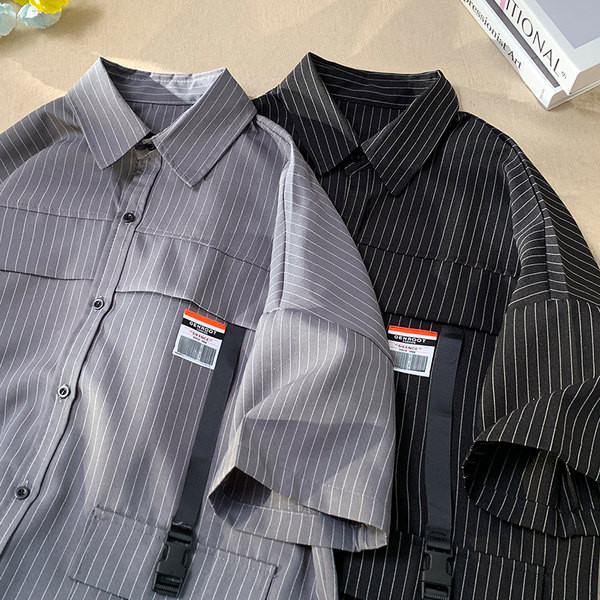 Dviejų spalvų vyriški laisvalaikio marškinėliai trumpomis rankovėmis