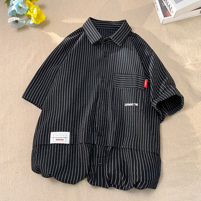 Klassikalise kraega vabaaja meeste triibuline särk