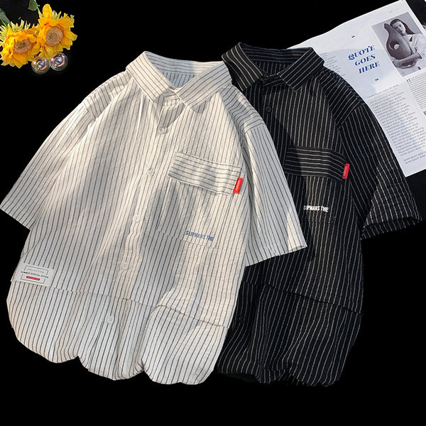 Klassikalise kraega vabaaja meeste triibuline särk