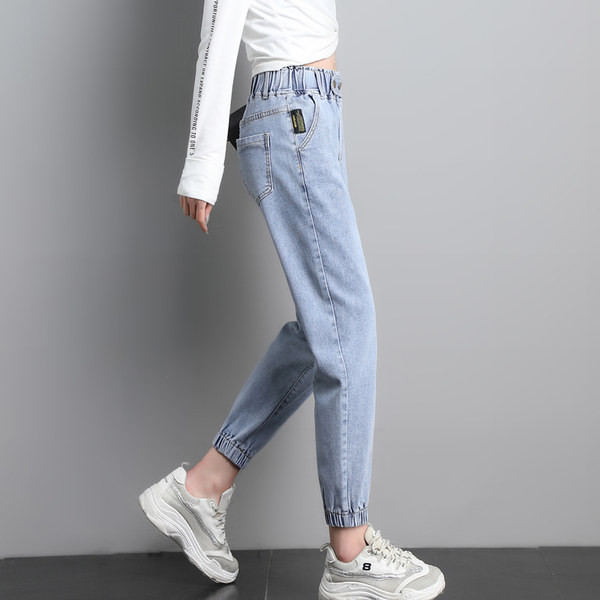 Moteriški tamprūs džinsai – dviejų spalvų