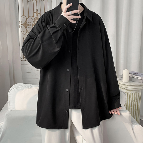 Vyriški vienspalviai marškiniai su klasikine apykakle