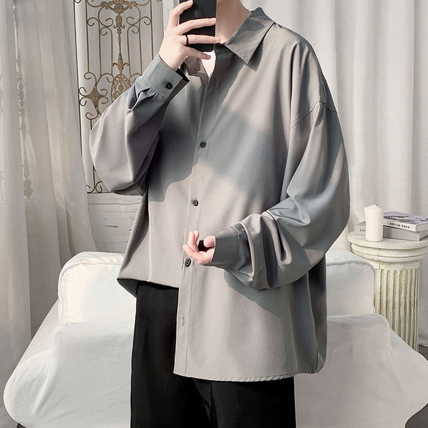 Vyriški vienspalviai marškiniai su klasikine apykakle