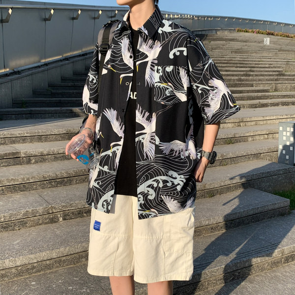 Įprasti vyriški marškinėliai su raštu