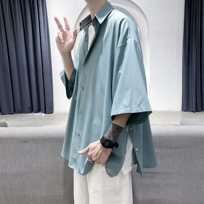 Ανδρικό πουκάμισο φαρδύ μοντέλο με μανίκια 3/4 και κουμπιά στο πλάι