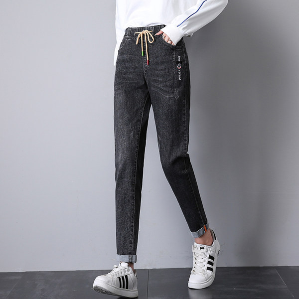 Νέο μοντέλο γυναικείο ψηλόμεσο τζιν με κεντητά γράμματα