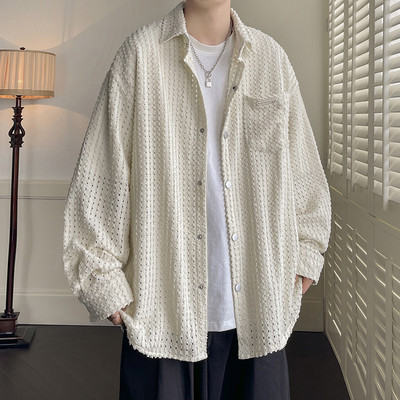 Vyriški laisvi marškiniai su kišene ir metaliniu elementu